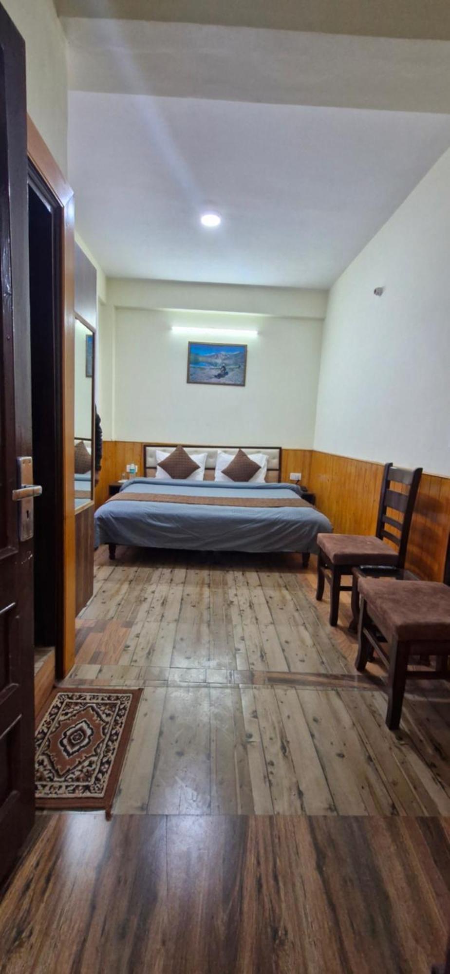 Hotel White Villa Шимла Экстерьер фото